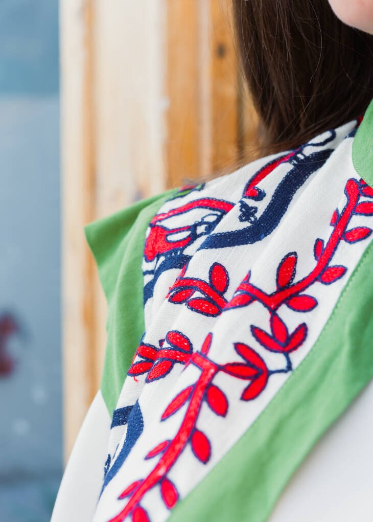 Colourful modern vest - Image 6