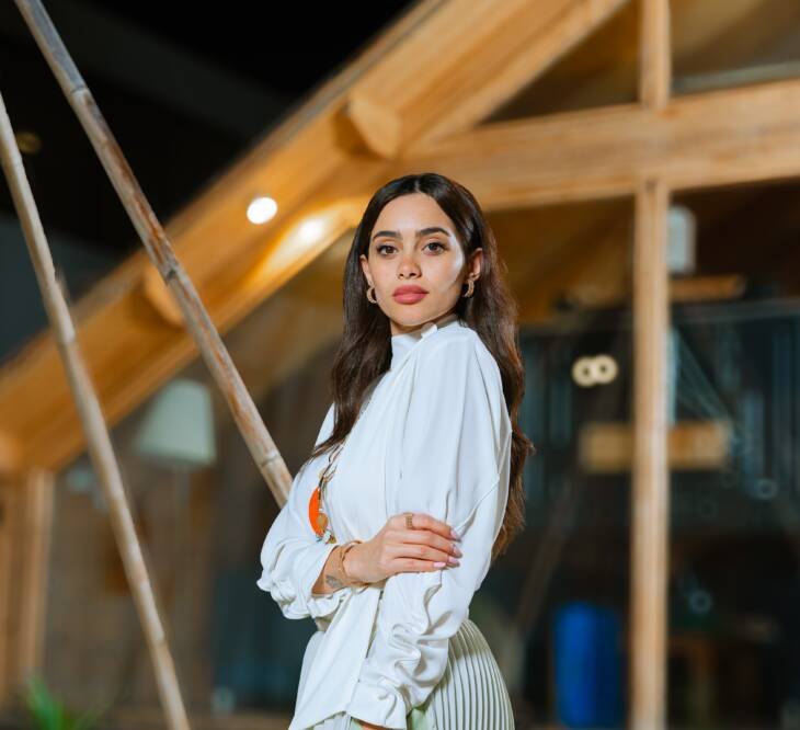 Classic White Crepe Satin Shirt - Image 3